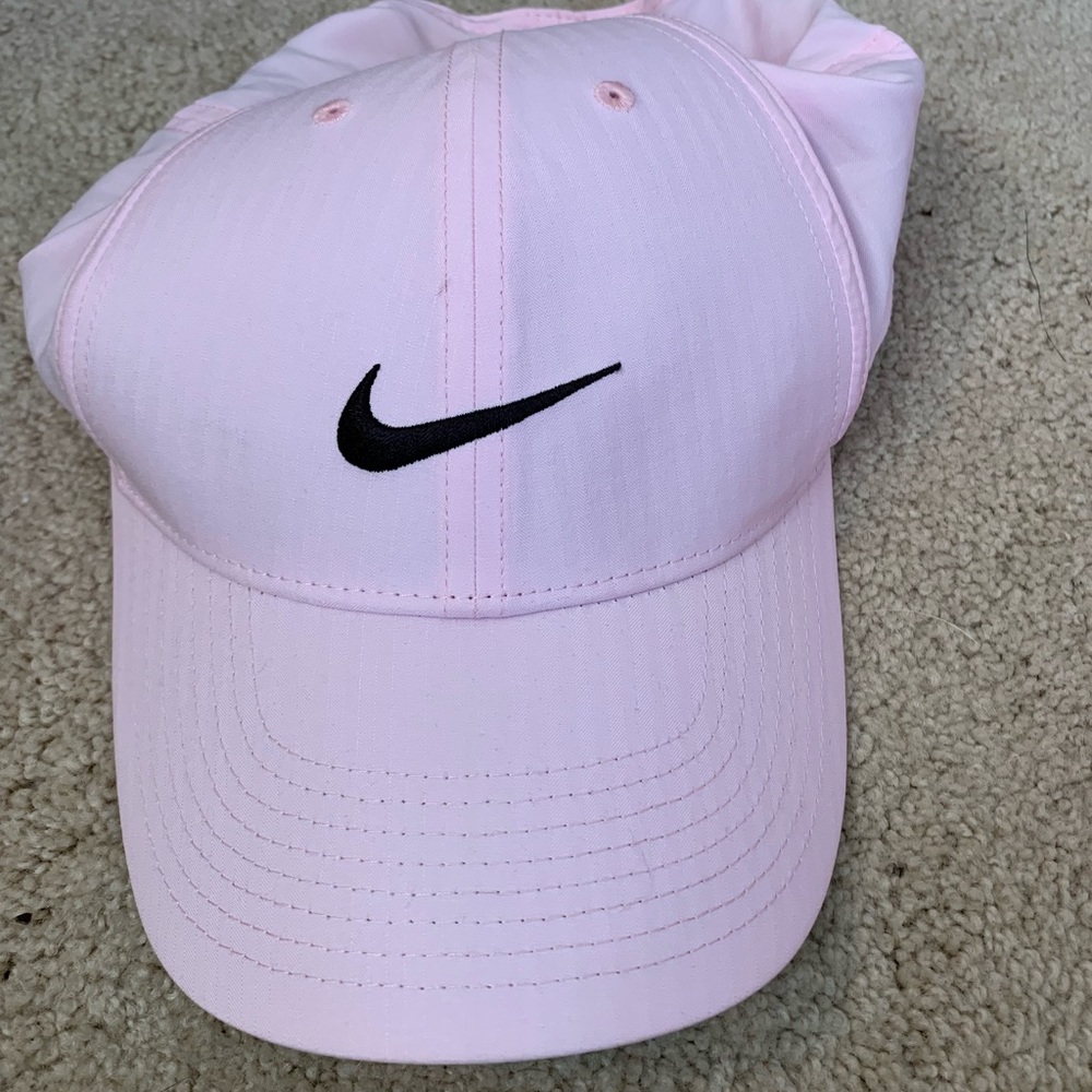 Women’s Nike hat